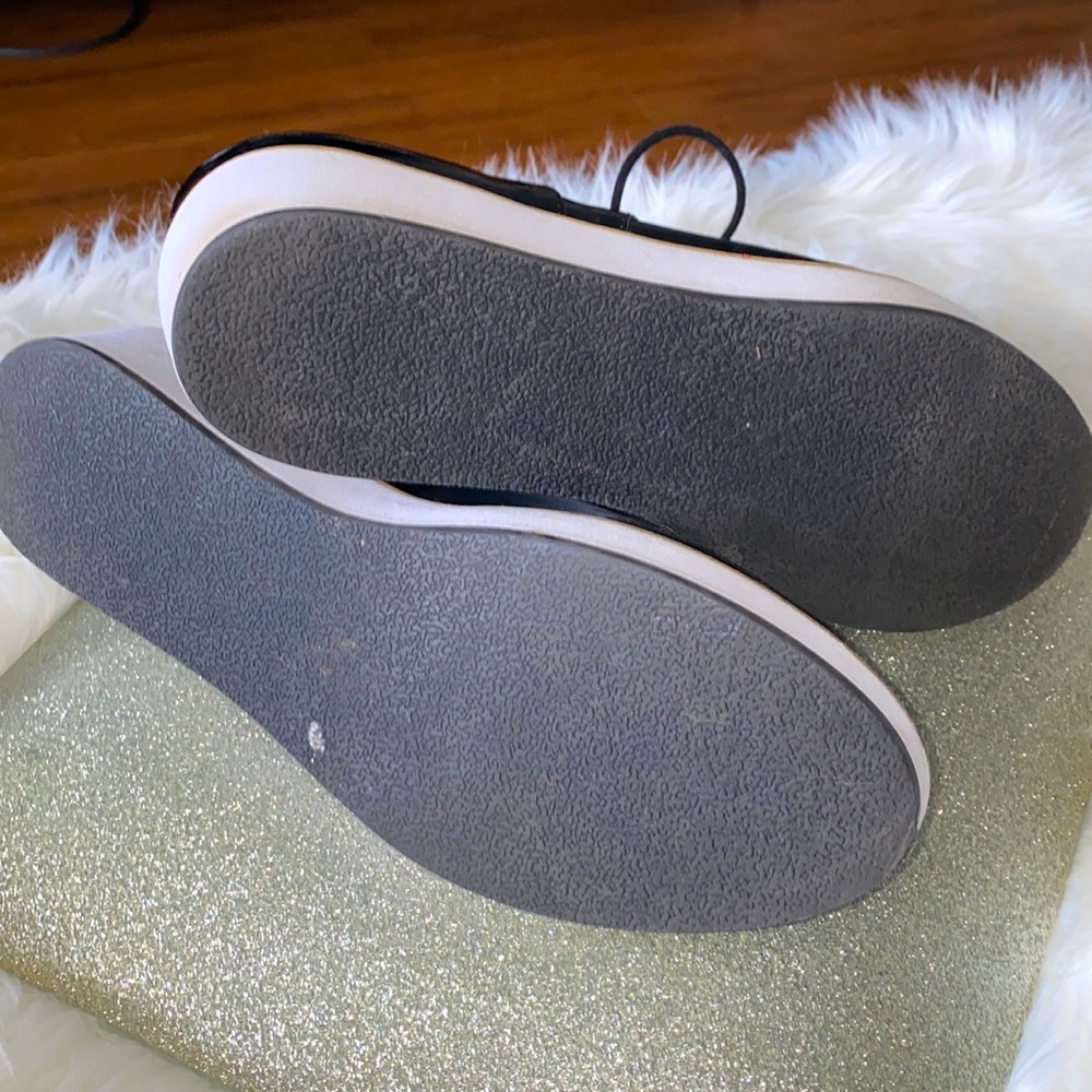 Shoes - Picture 5 of 6